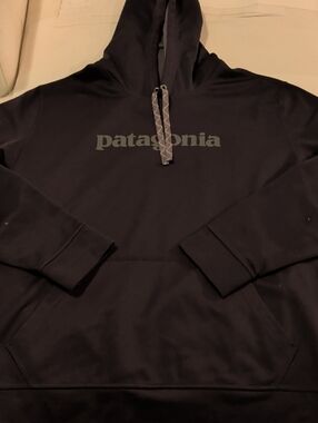 Patagonia Men's Black Logo Pullover Hoodie